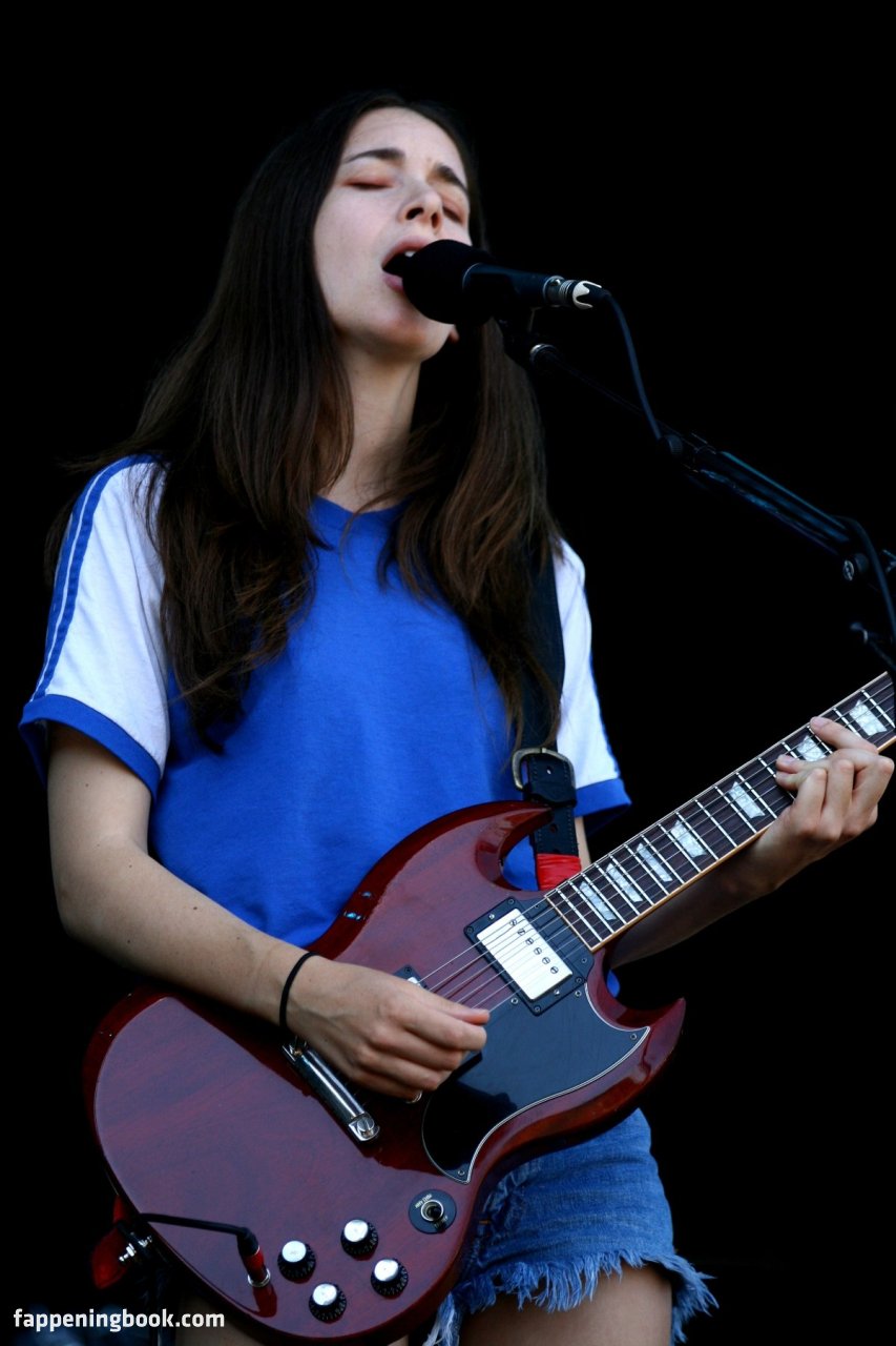 Danielle Haim erome Latest Exclusive Leaked Photos